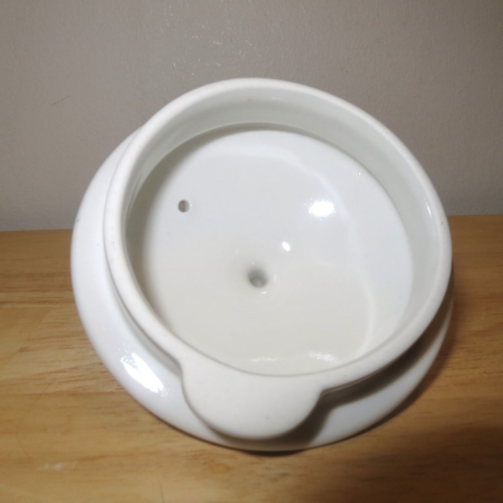 Vinttage Churchill Teapot Coffee Hotelware White 30 oz Porcelain 6.75" England - Picture 8 of 11